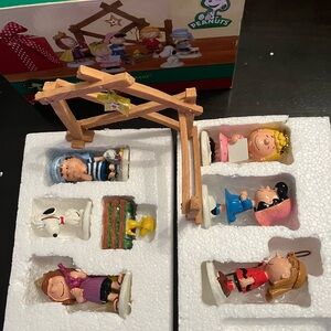 Peanuts Christmas Pageant set